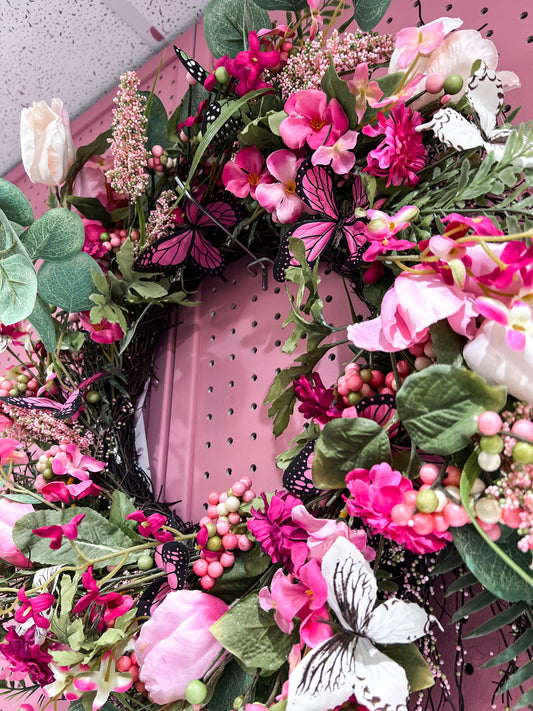 24" Eucalyptus Tulip Wreath