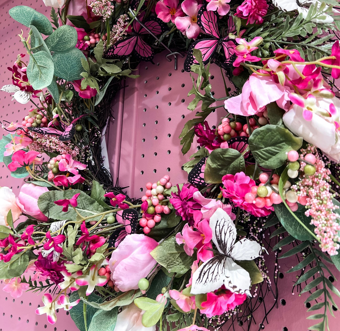 24" Eucalyptus Tulip Wreath