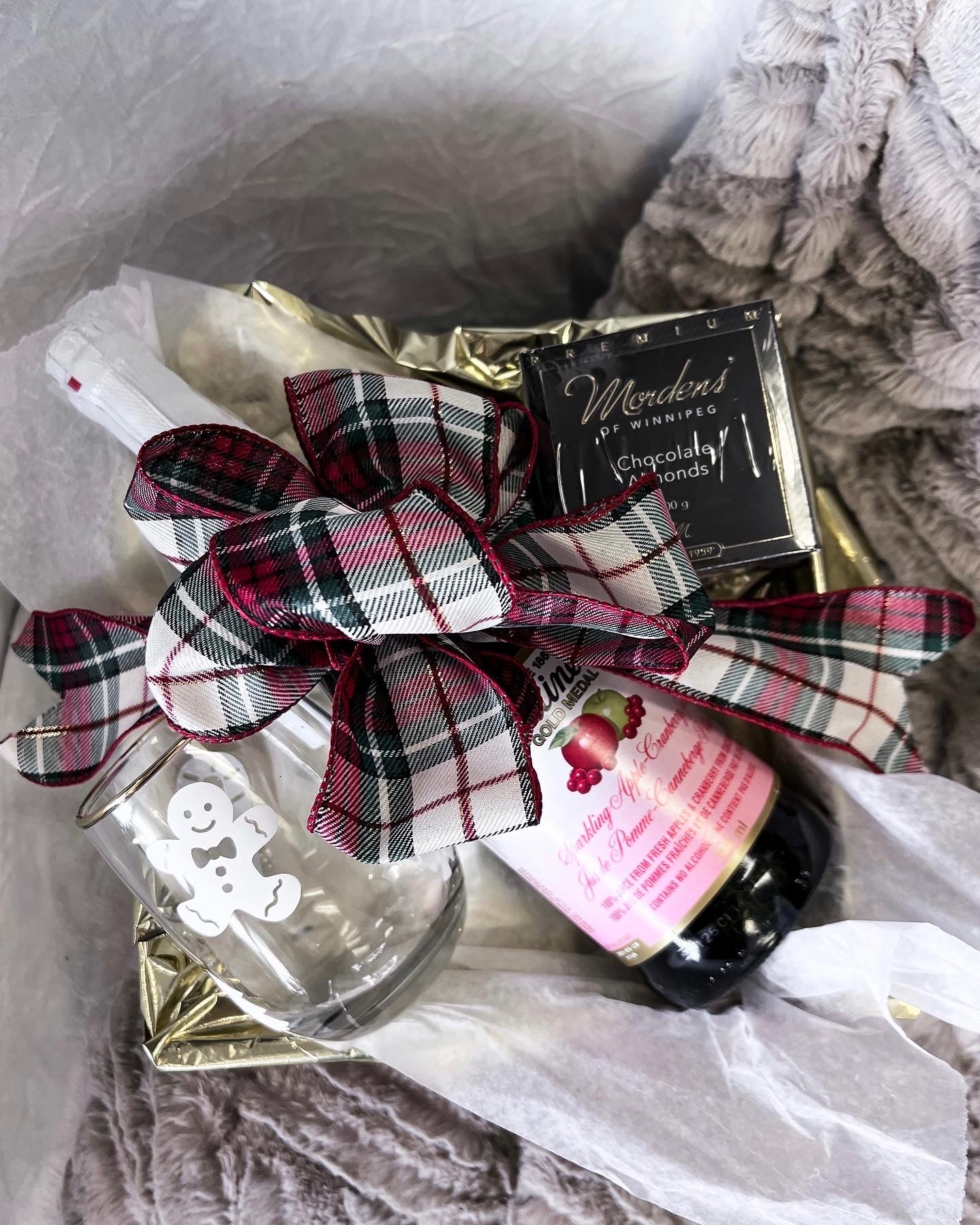 Pop The Bubbly Gift Basket